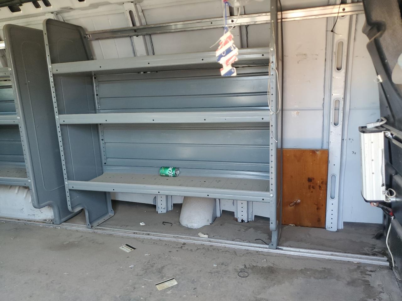 Chevrolet Express Image 8