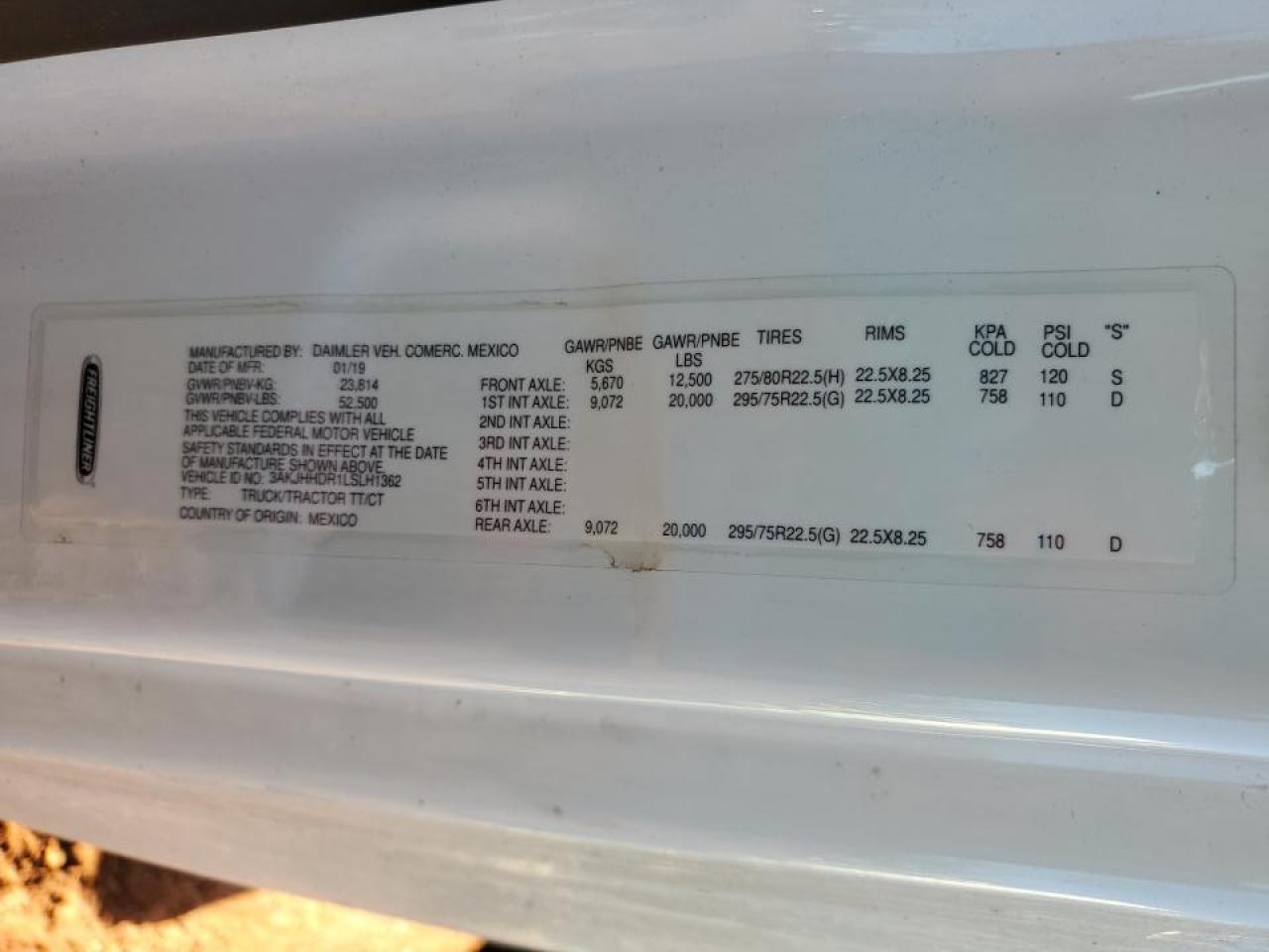 Freightliner Cascadia 1 Image 9