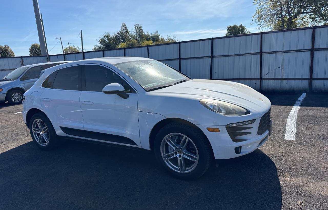 Porsche Macan S Image 1