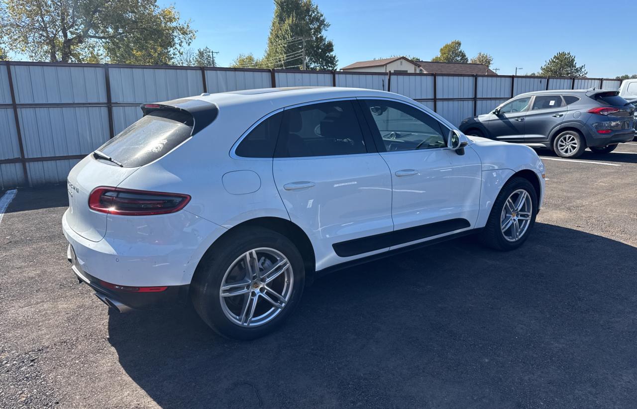 Porsche Macan S Image 14