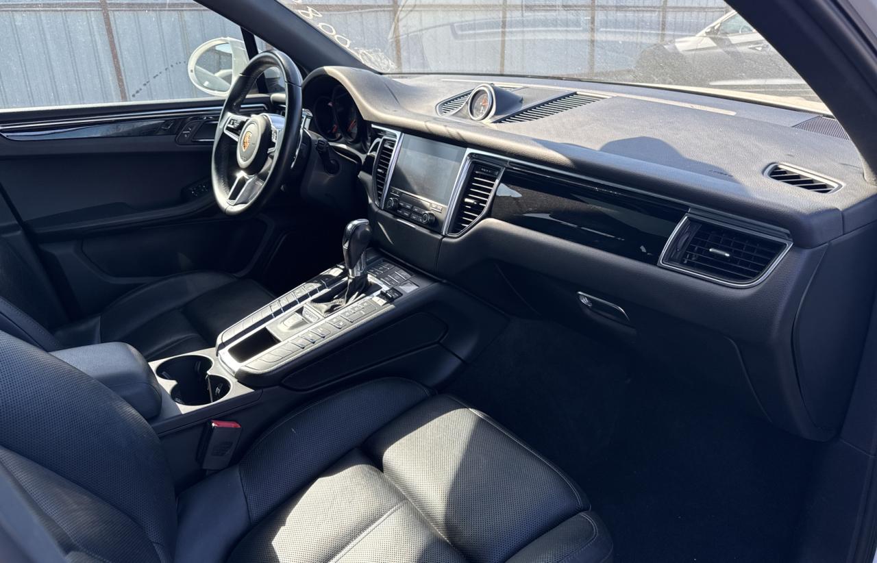 Porsche Macan S Image 3