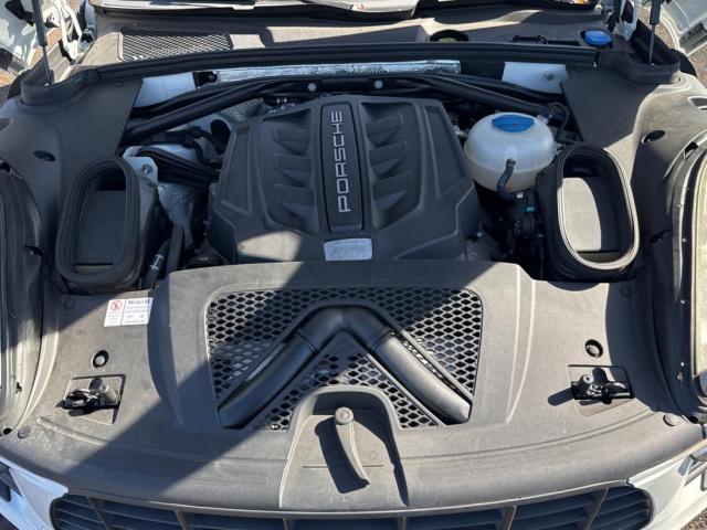 Porsche Macan S Image 4