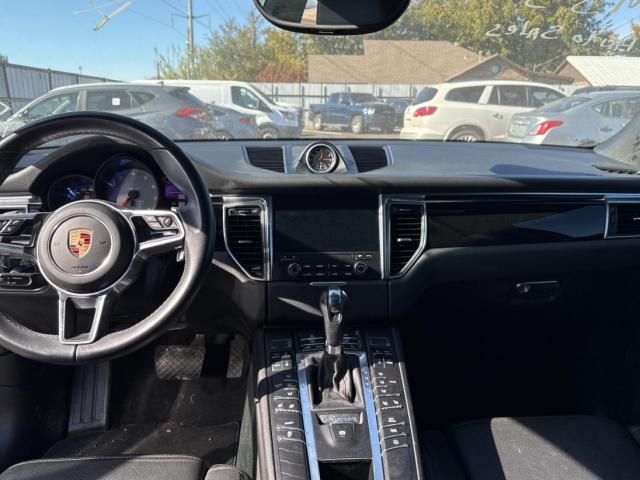 Porsche Macan S Image 9