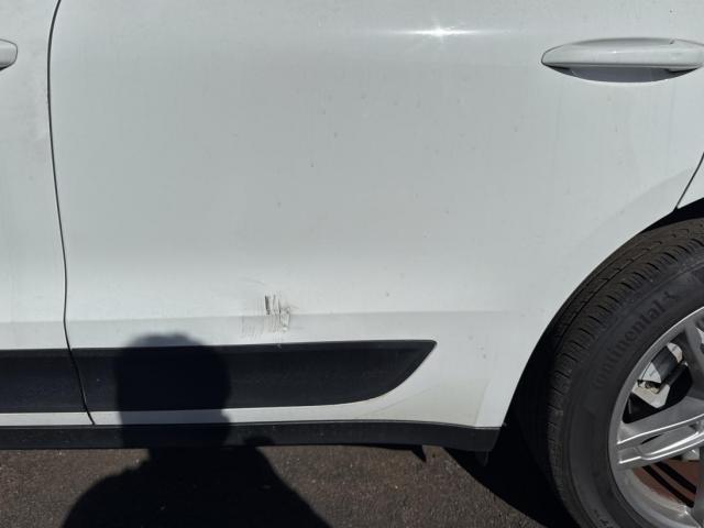 Porsche Macan S Image 8