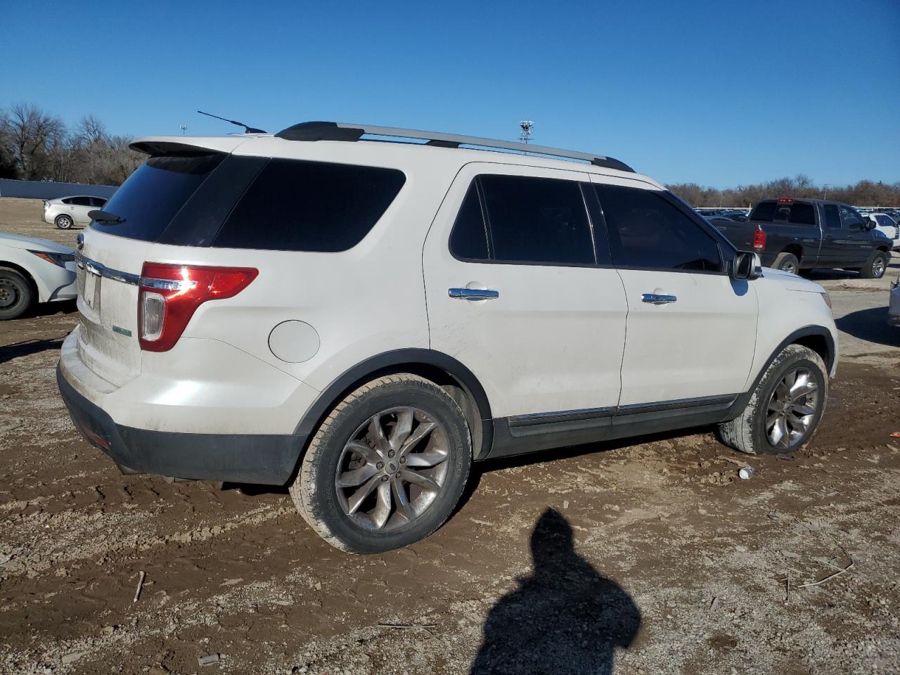 Ford Explorer Limited Image 11