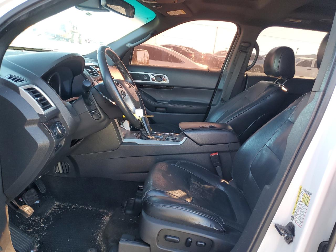 Ford Explorer Limited Image 4