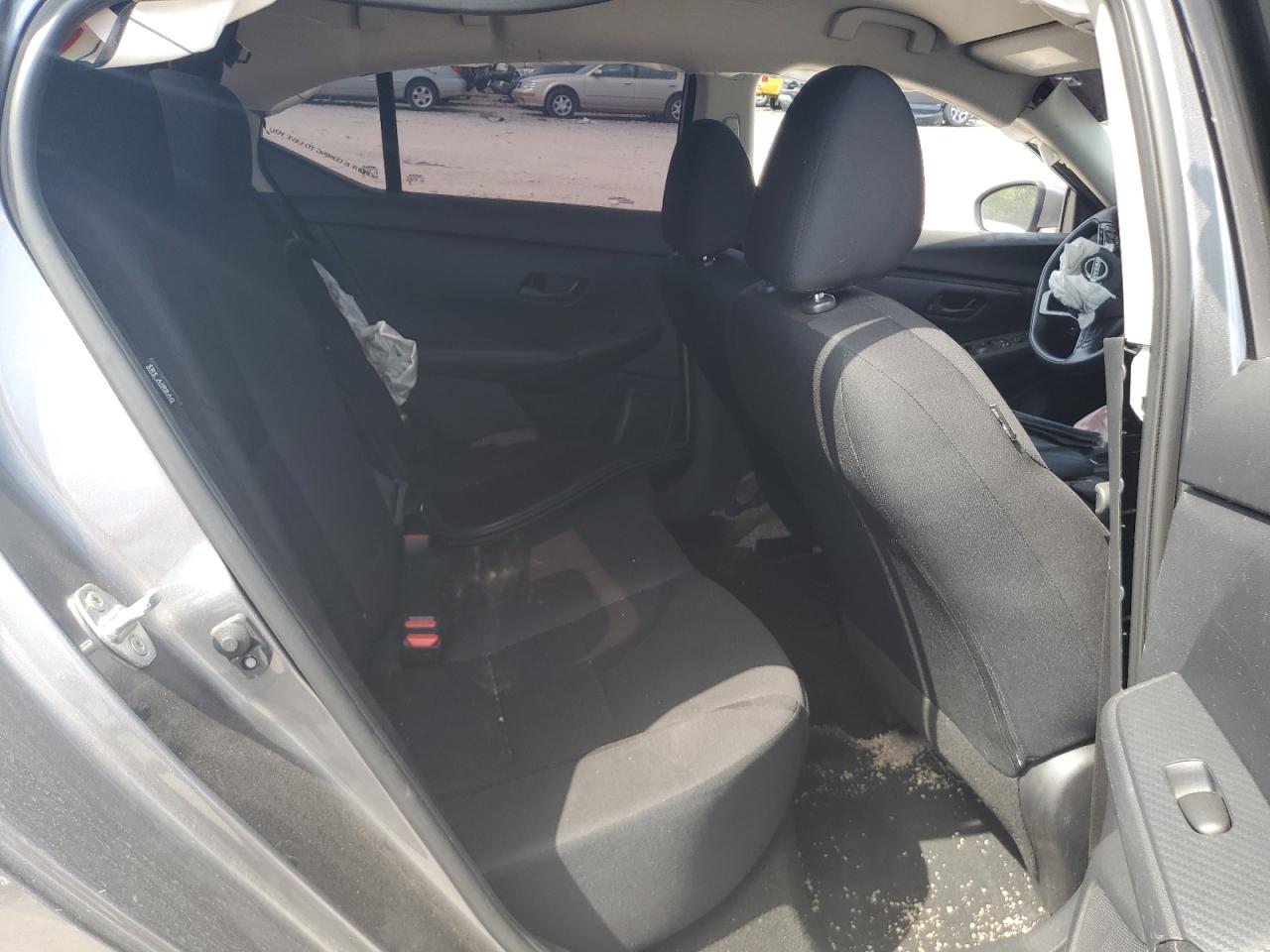 Nissan Sentra S Image 3