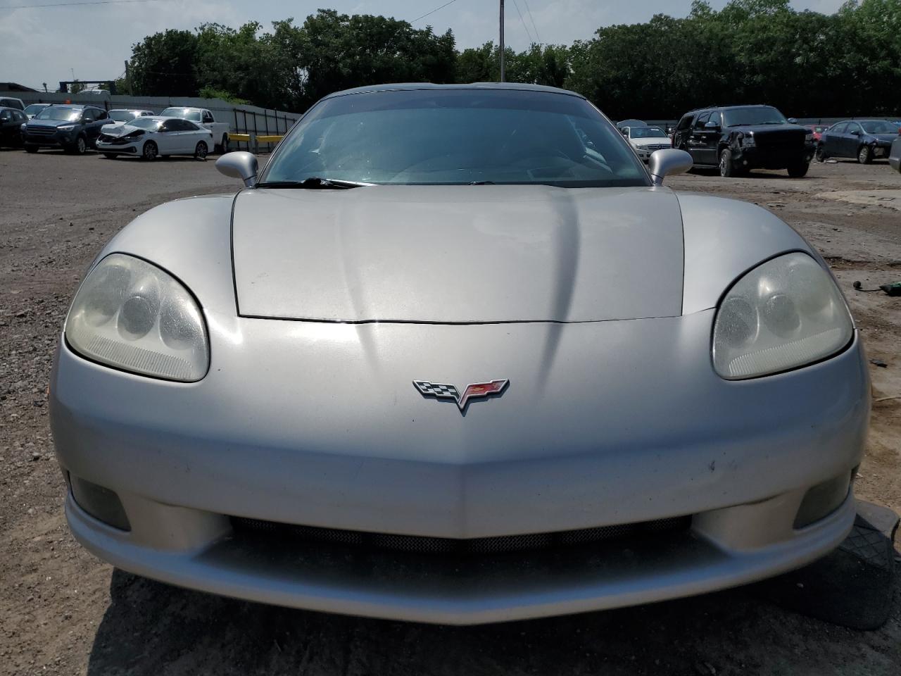 Chevrolet Corvette Image 4