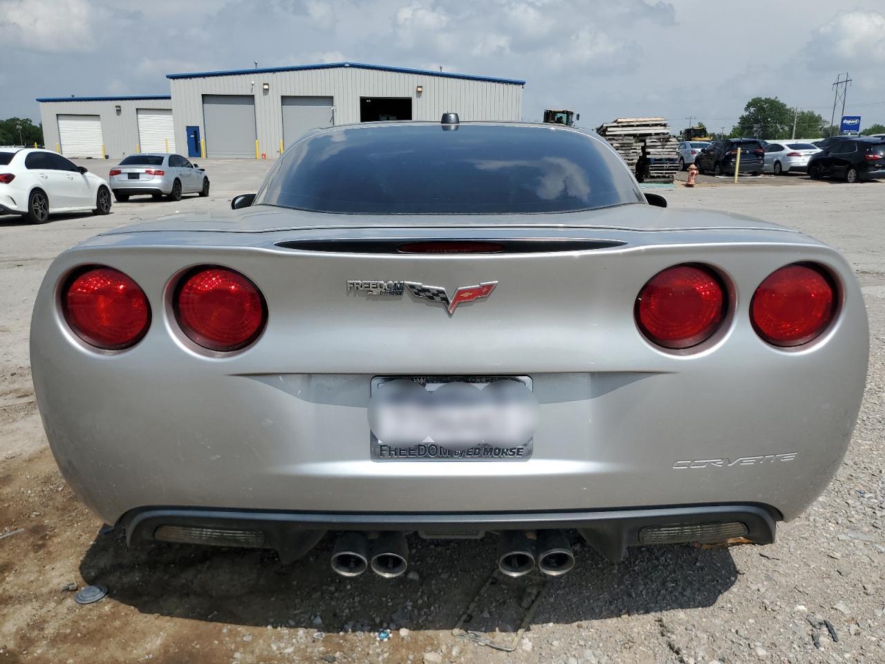 Chevrolet Corvette Image 2