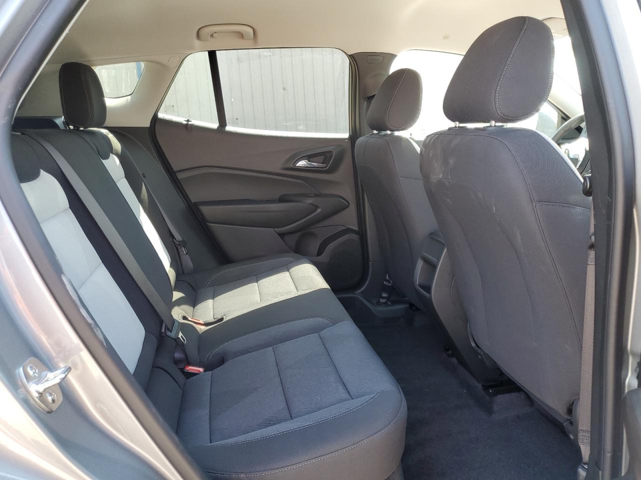 Chevrolet Trax Ls Image 13