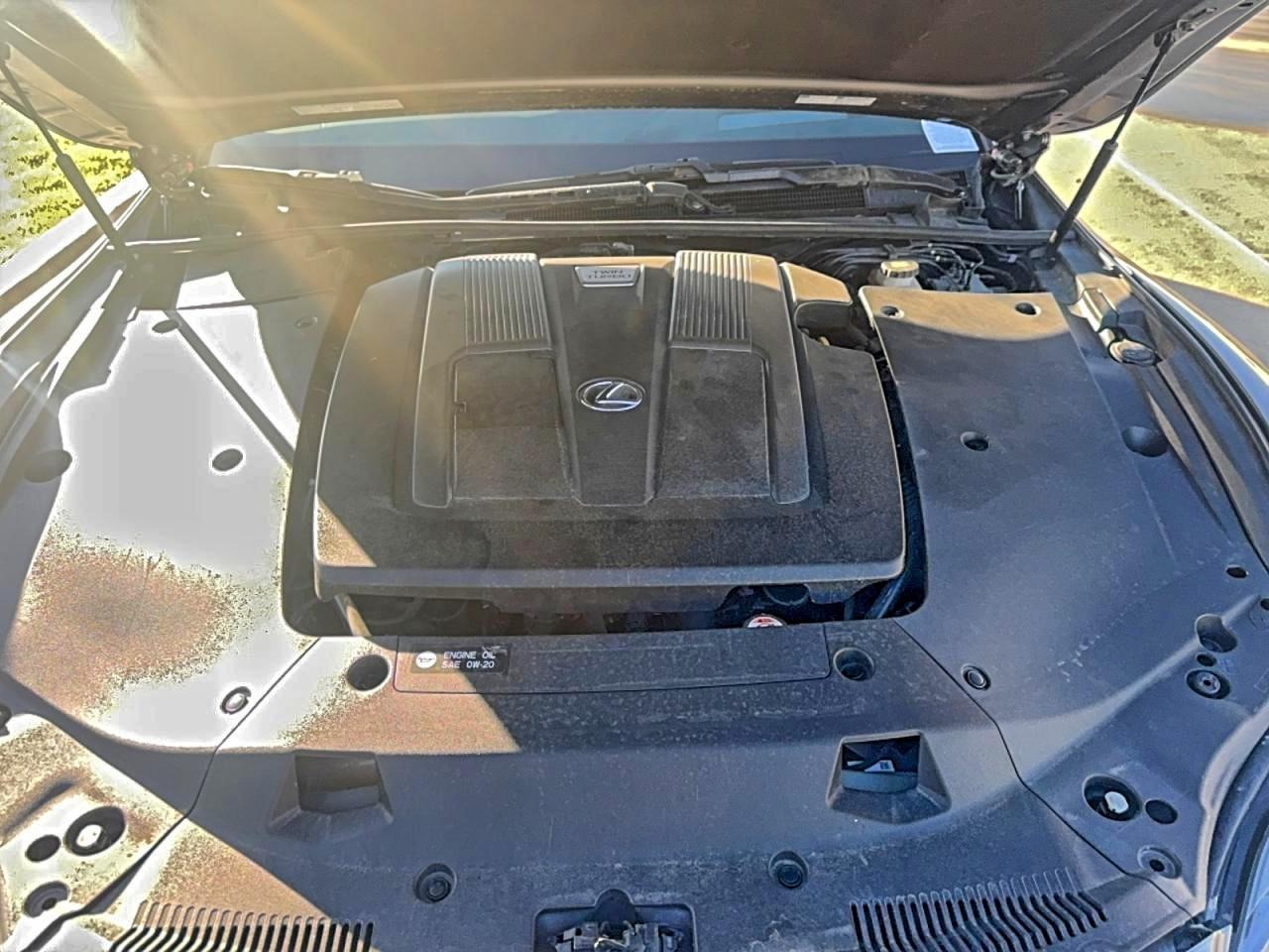 Lexus LS 500 Base Image 2