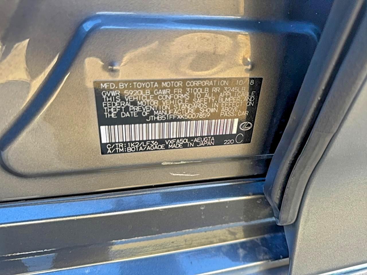 Lexus LS 500 Base Image 9