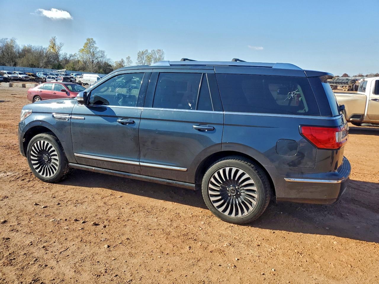 Lincoln Navigator Black Label Image 3