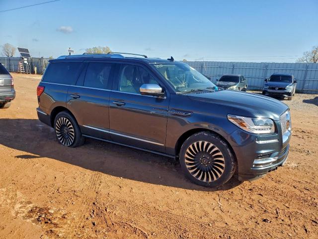 Lincoln Navigator Black Label Image 2