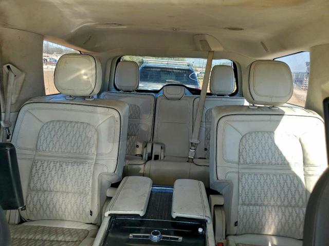 Lincoln Navigator Black Label Image 5