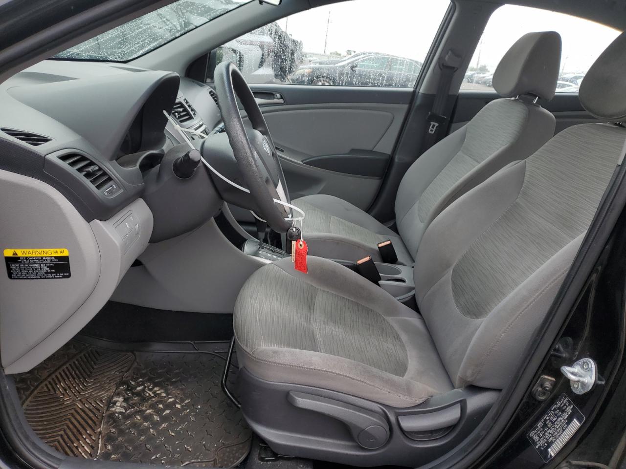 Hyundai ACCENT Se Image 9