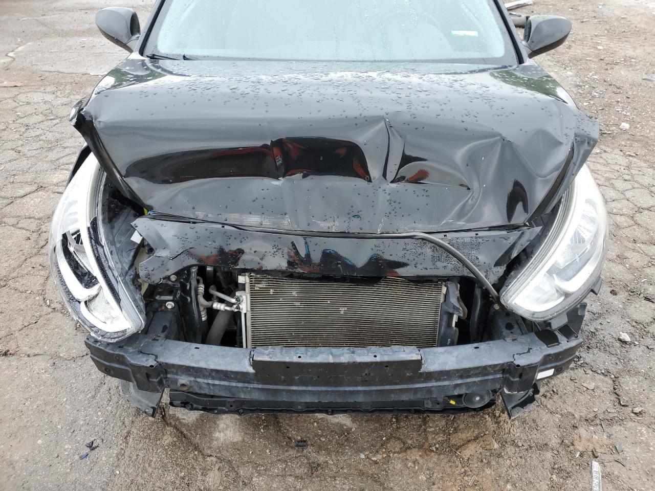 Hyundai ACCENT Se Image 10