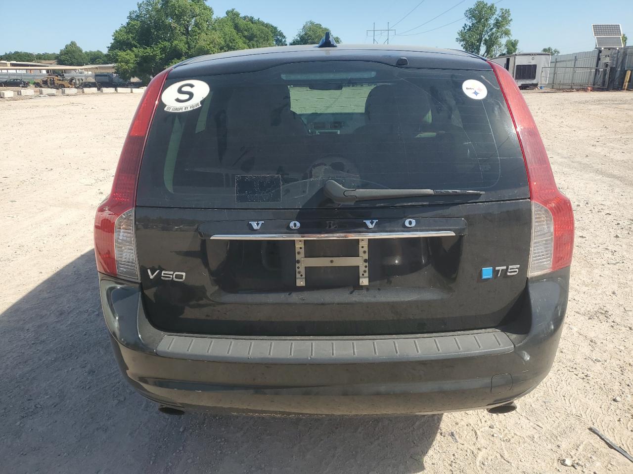 Volvo V50 T5 Image 2