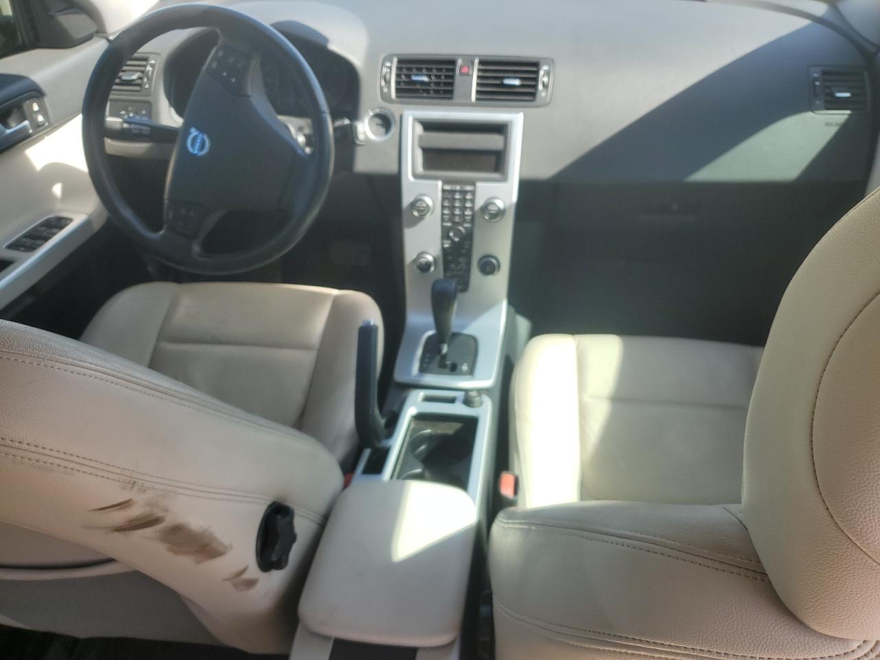 Volvo V50 T5 Image 10