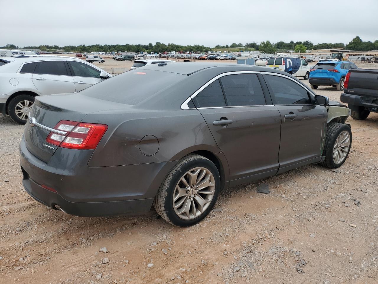 Ford Taurus Limited Image 3