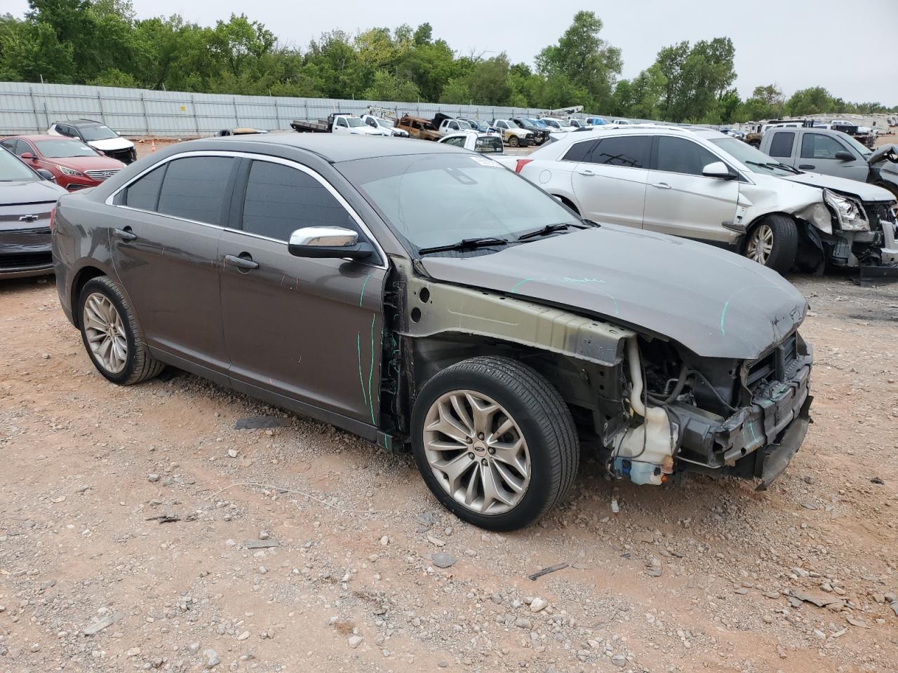 Ford Taurus Limited Image 7