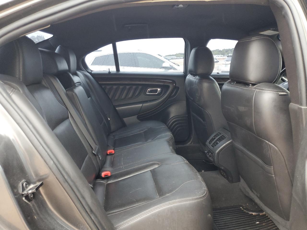 Ford Taurus Limited Image 11