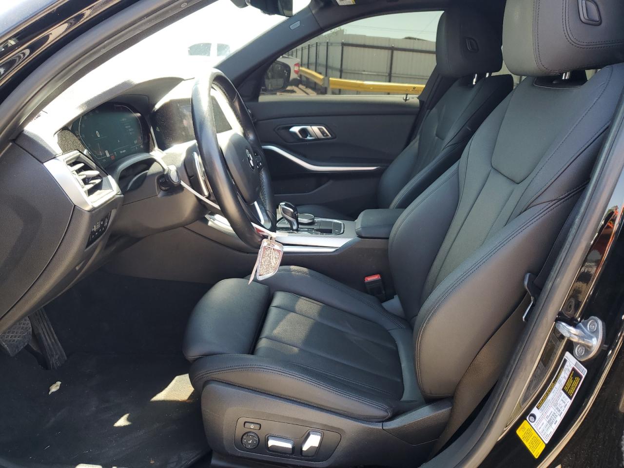 BMW 3 Series Image 11