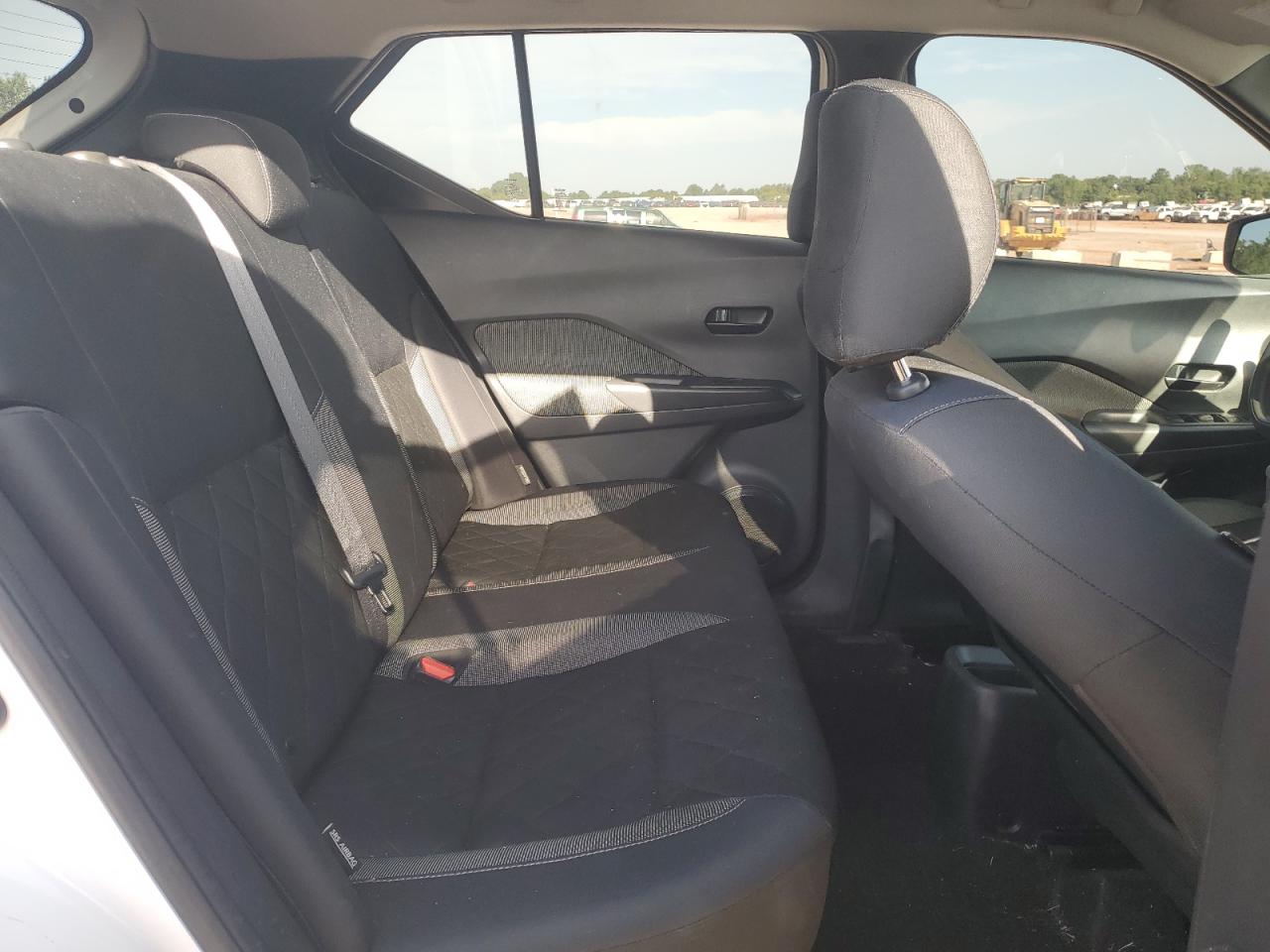 Nissan Kicks S Image 10