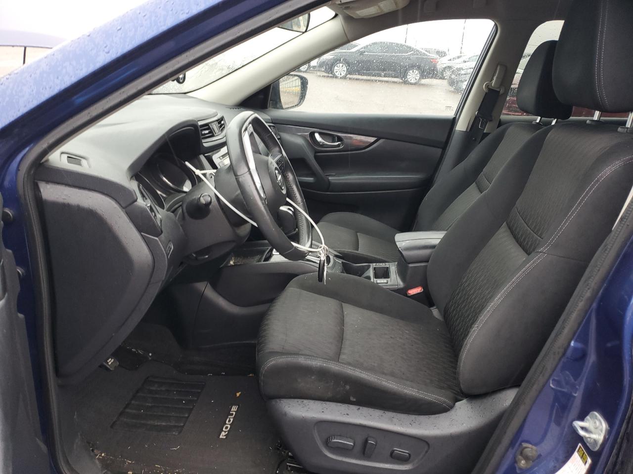 Nissan Rogue S Image 4