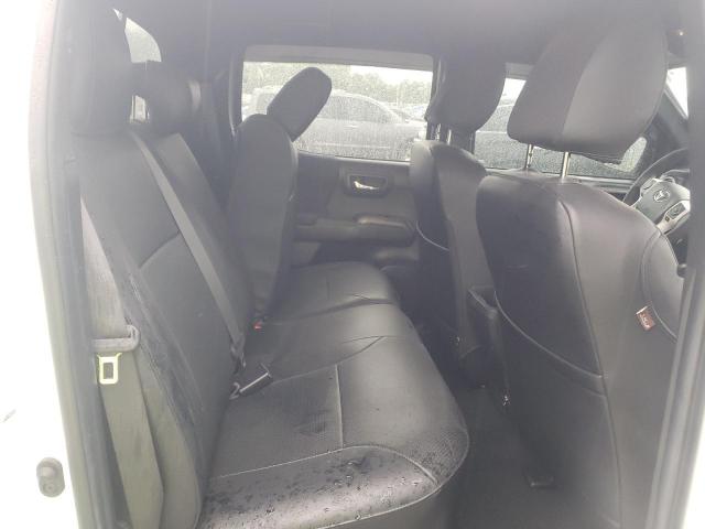 Toyota Tacoma Double Cab Image 12