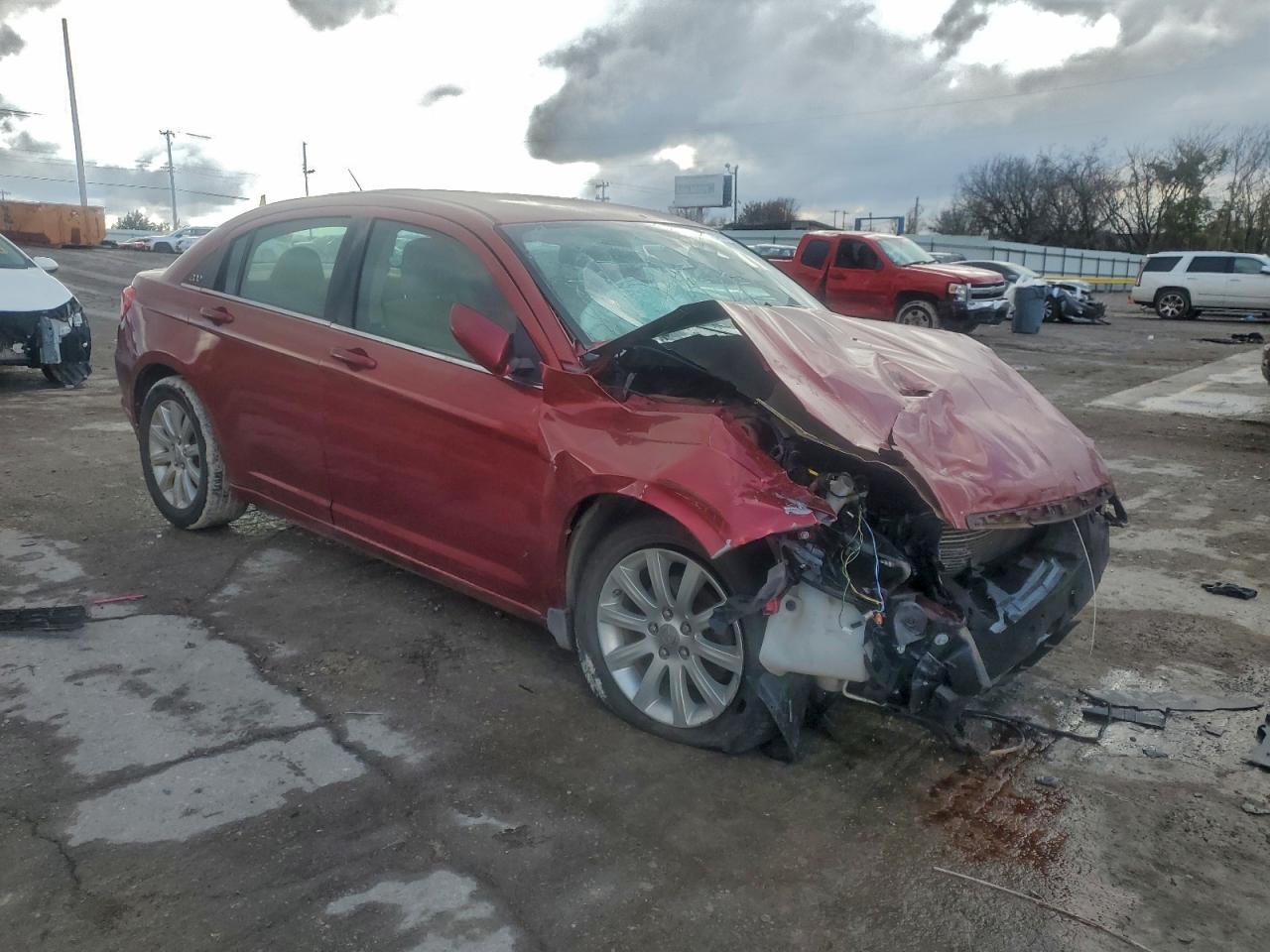 Chrysler 200 Touring Image 3