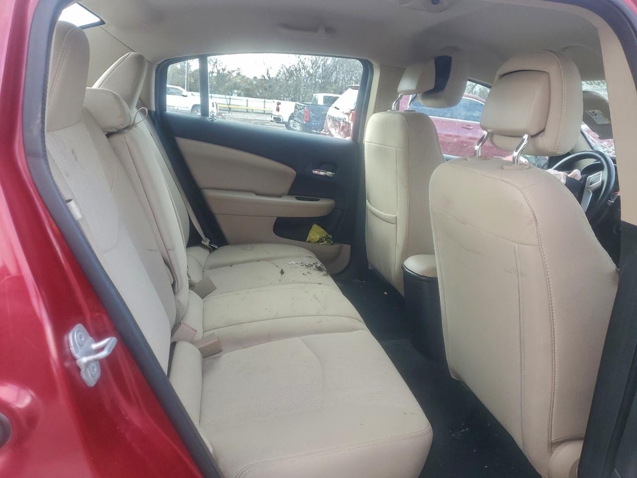 Chrysler 200 Touring Image 9