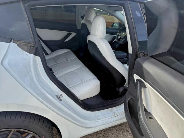 Tesla Model 3 Image 4