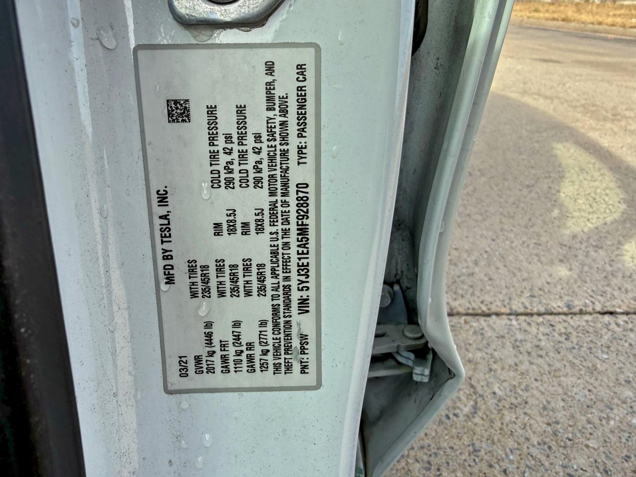 Tesla Model 3 Image 6