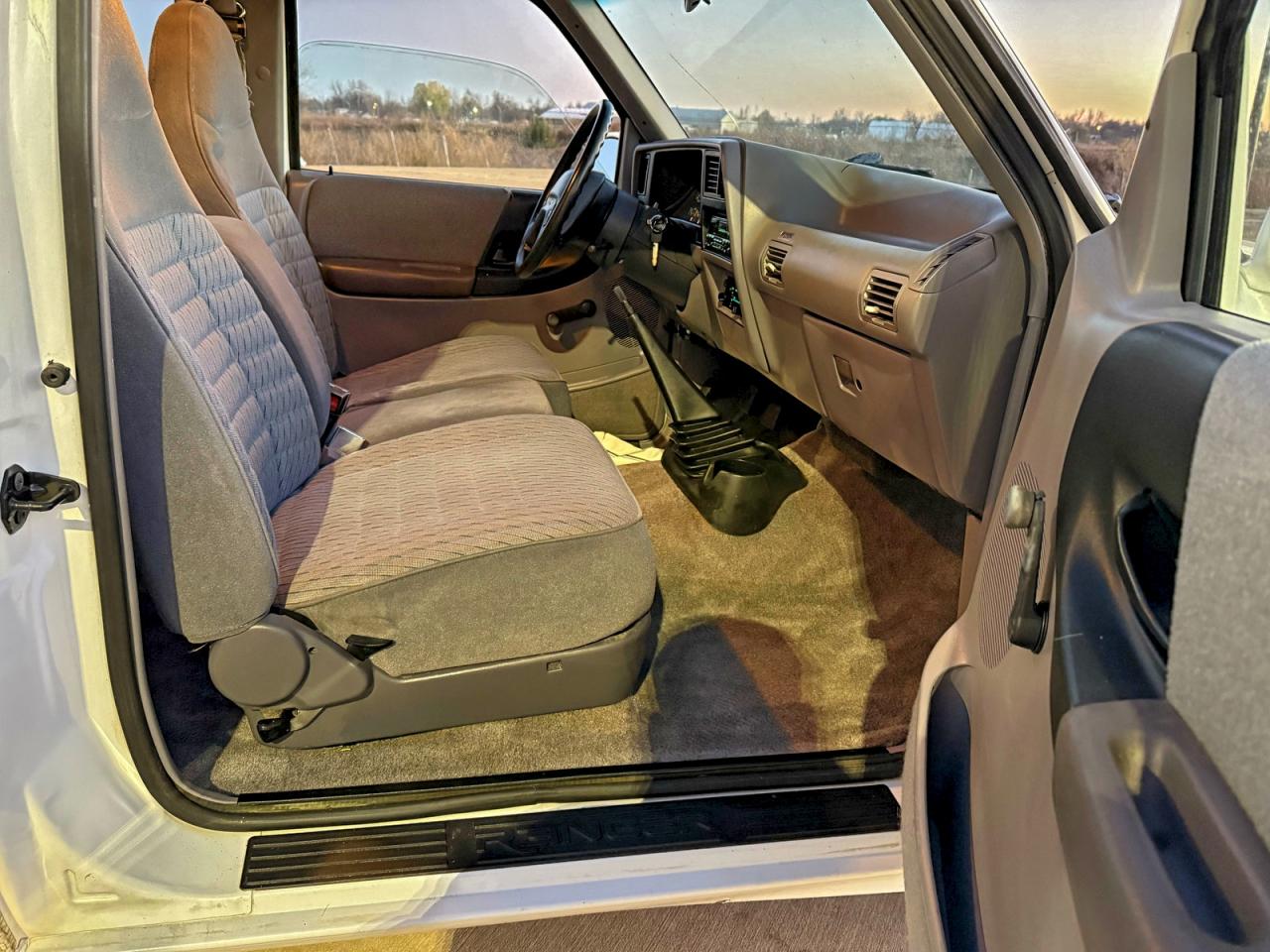 Ford Ranger Super Cab Image 4