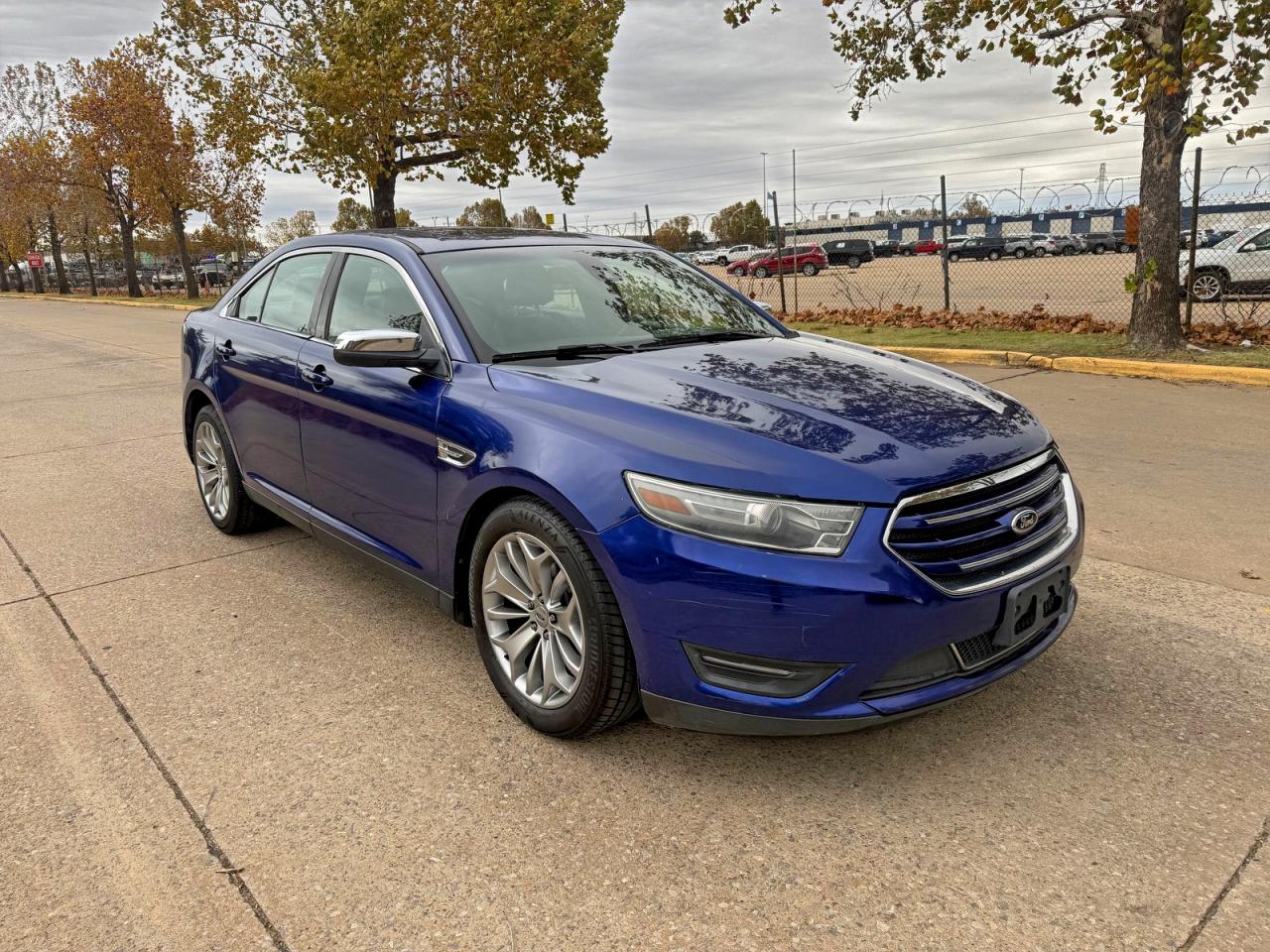 Ford Taurus Limited Image 1