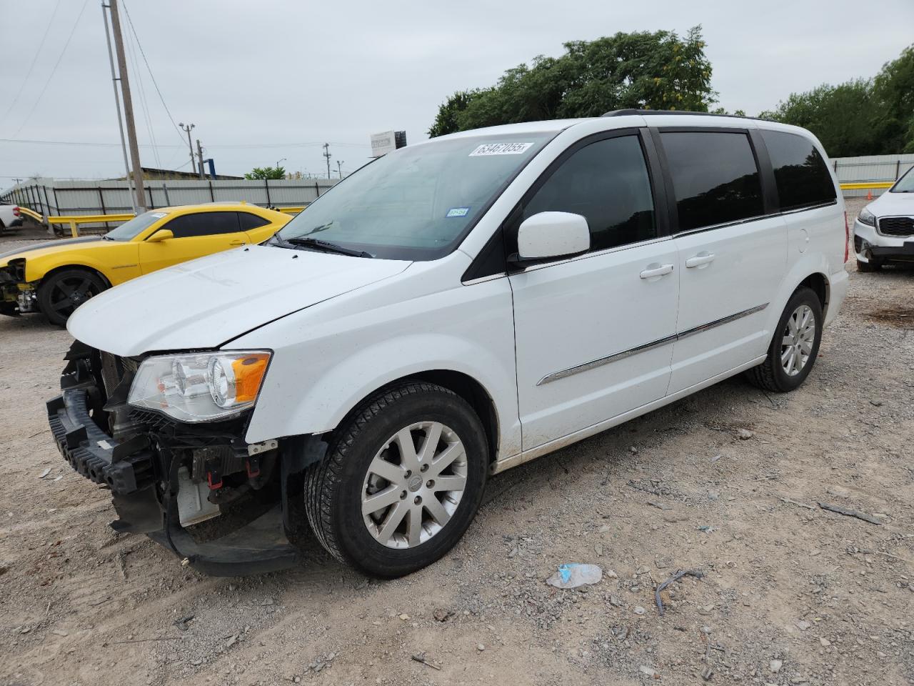 Chrysler Minivan Touring Image 1