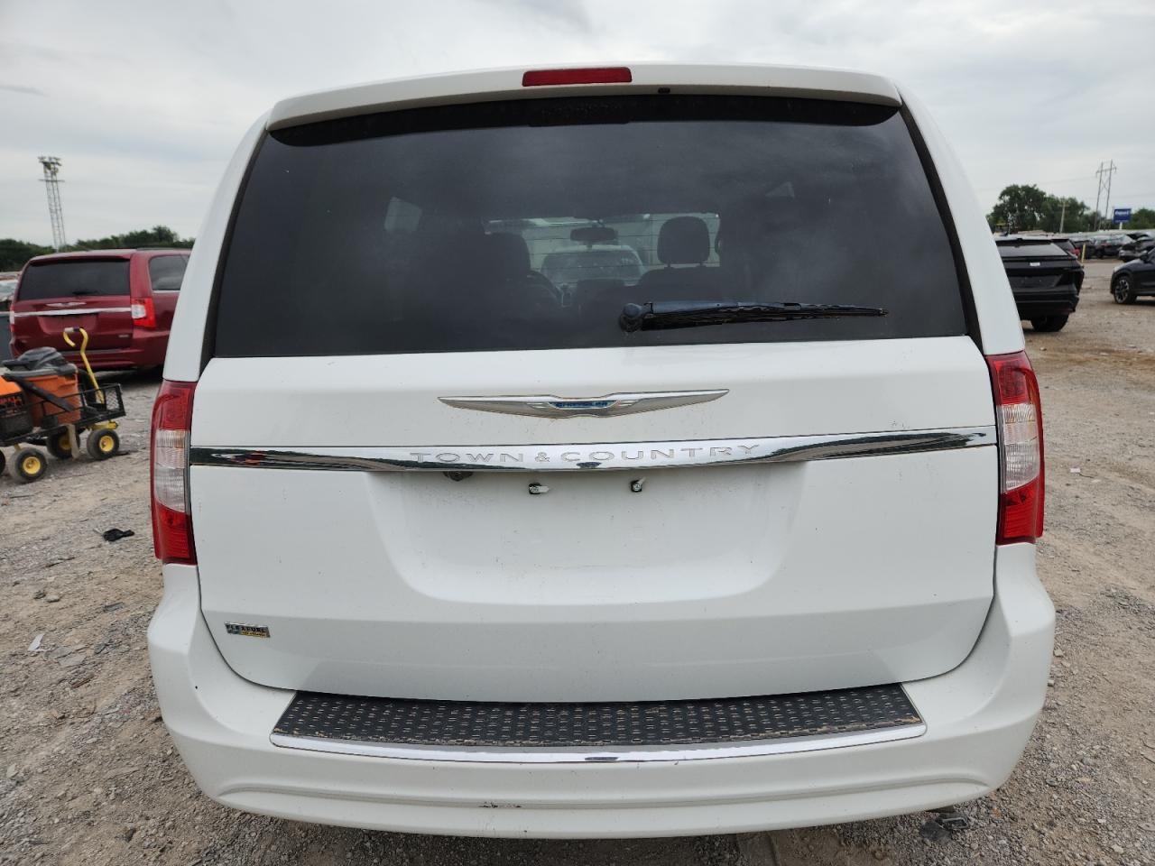 Chrysler Minivan Touring Image 7