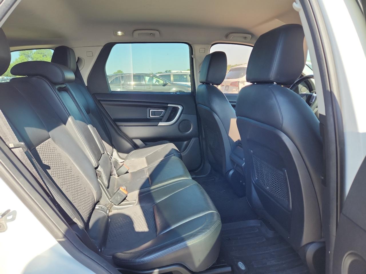 Land Rover Discovery Se Image 4