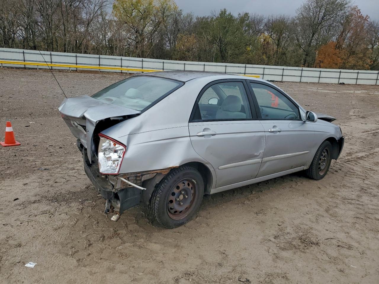 Kia Spectra Lx Image 12