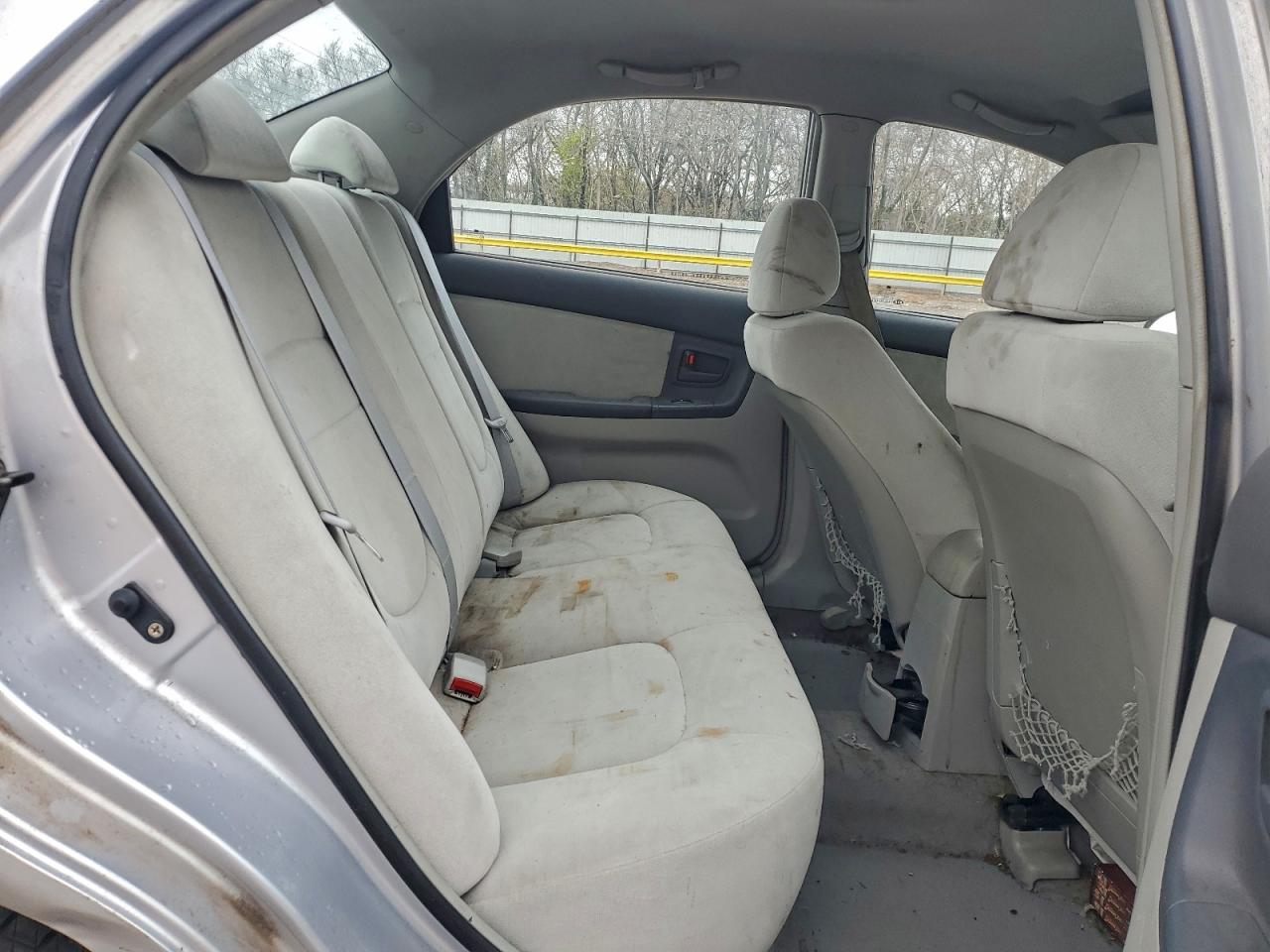 Kia Spectra Lx Image 10