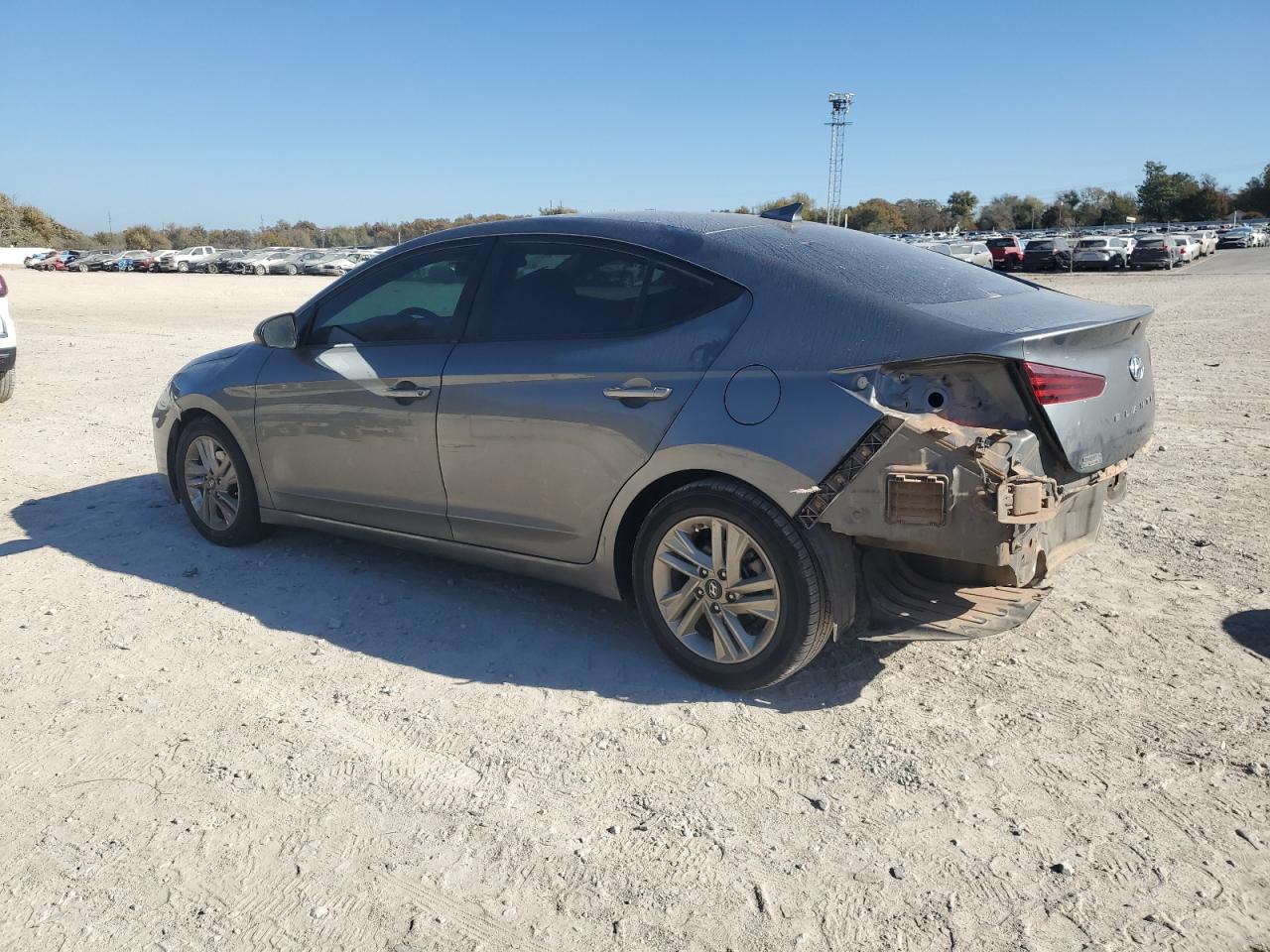 Hyundai ELANTRA Sel Image 3