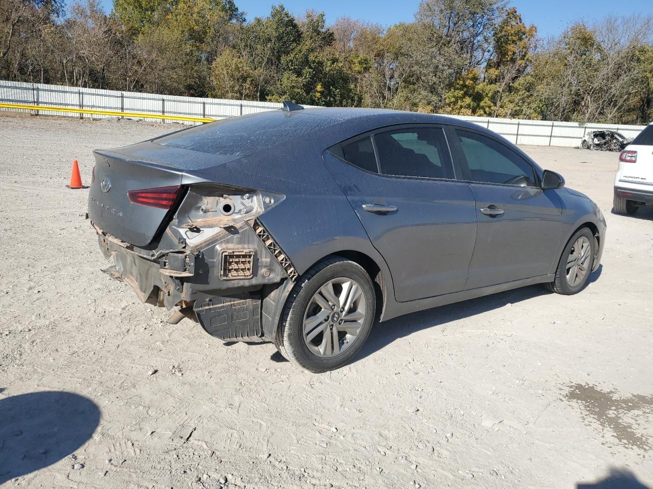 Hyundai ELANTRA Sel Image 13