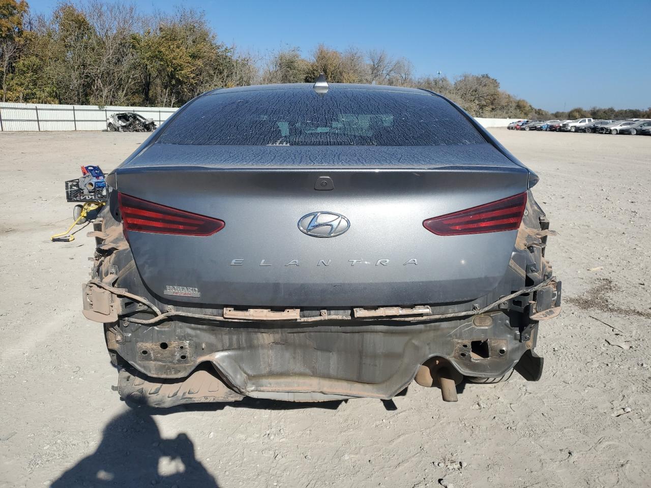 Hyundai ELANTRA Sel Image 5