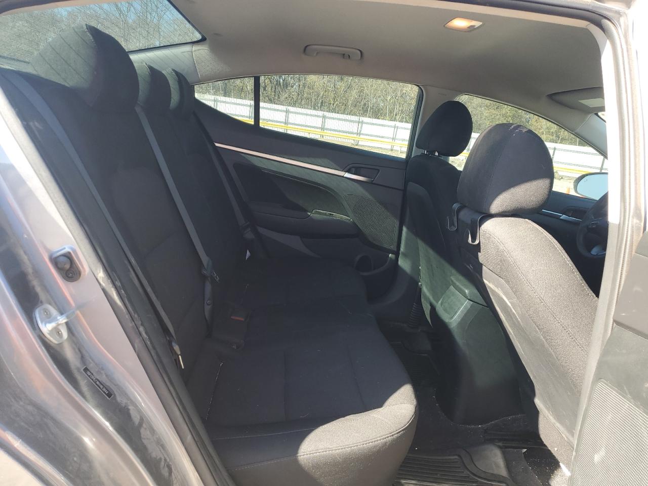 Hyundai ELANTRA Sel Image 7