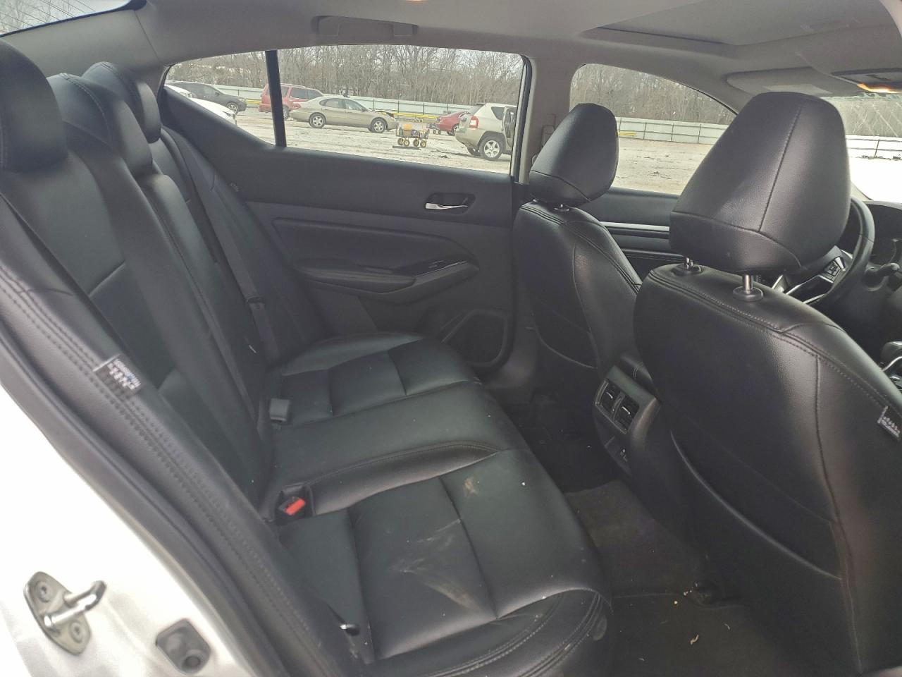 Nissan Altima Sv Image 10