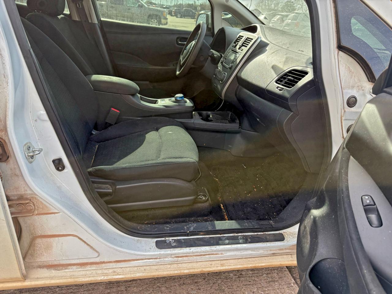 Nissan LEAF S Image 7