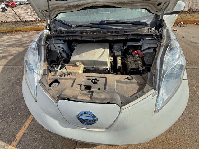 Nissan LEAF S Image 5