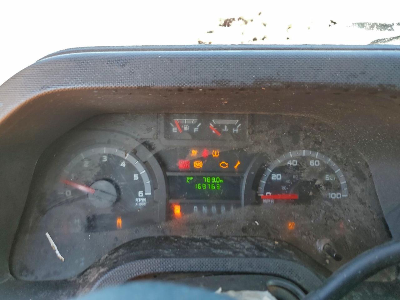 Ford Econoline E350 Super Duty Van Image 13