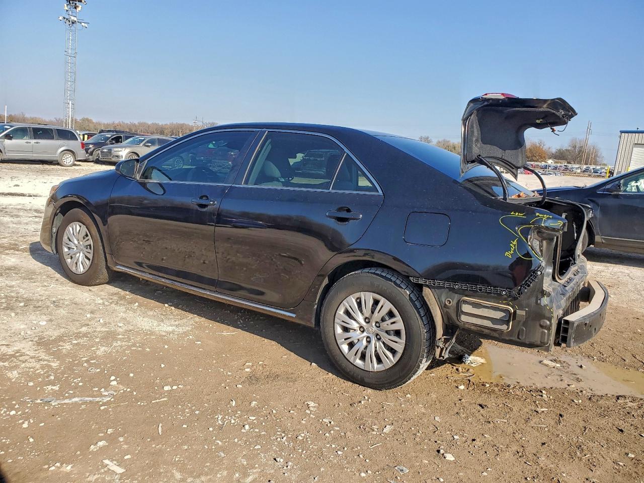 Toyota Camry L Image 5